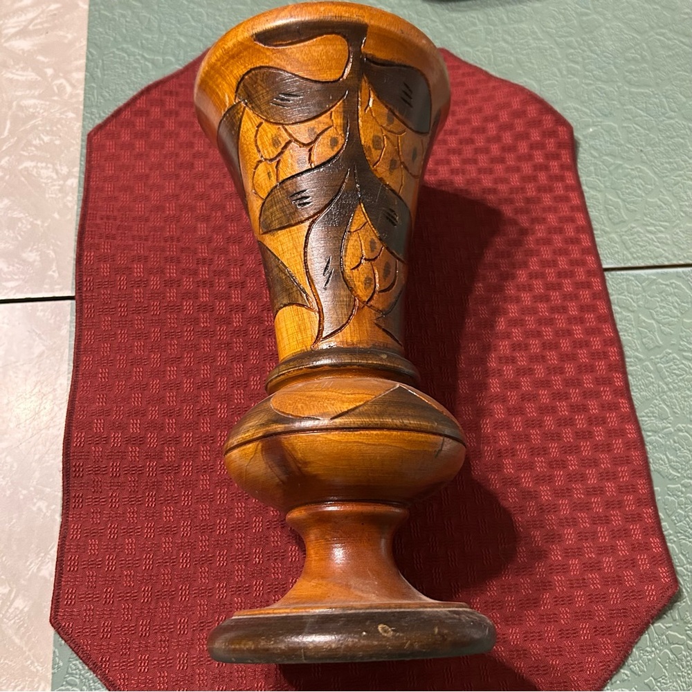 Hand Carved Wooden Vase Vintage Folk Art Flower Vase 10” Great condition